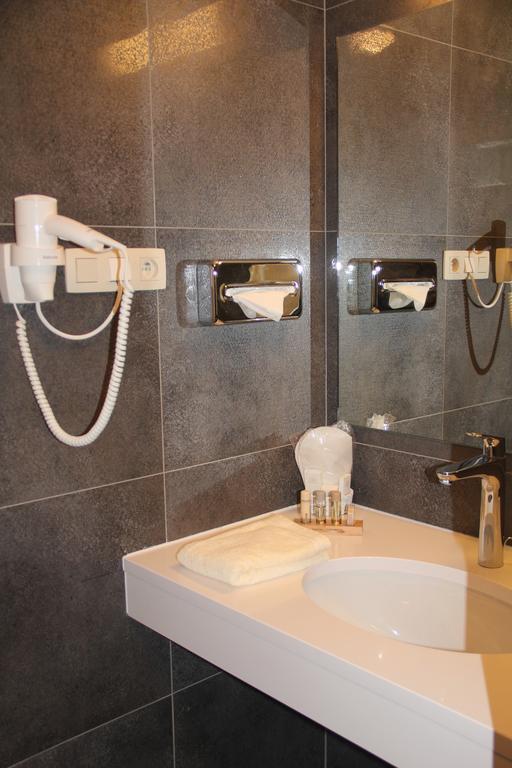 Hotel La Roseraie Wemmel Oda fotoğraf